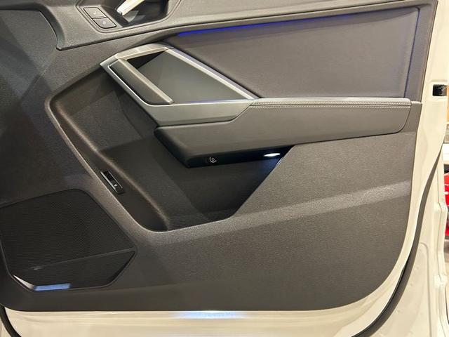 Ｑ３スポーツバック 　ベーシックＰＫＧ　アシスタンスＰＫＧ　プラスＰＫＧ　テクノロジーＰＫＧ　ＴＶチューナー　ＡＣＣ　サイドアシスト　パーシャルレザー　シートヒーター　ワイヤレスチャージング　電動リアゲート　禁煙車（26枚目）