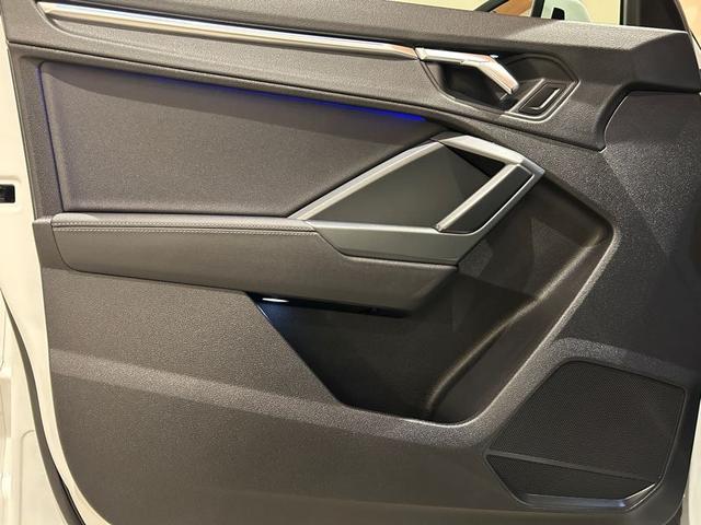 Ｑ３スポーツバック 　ベーシックＰＫＧ　アシスタンスＰＫＧ　プラスＰＫＧ　テクノロジーＰＫＧ　ＴＶチューナー　ＡＣＣ　サイドアシスト　パーシャルレザー　シートヒーター　ワイヤレスチャージング　電動リアゲート　禁煙車（31枚目）