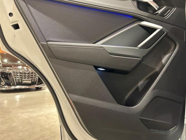 Ｑ３スポーツバック 　ベーシックＰＫＧ　アシスタンスＰＫＧ　プラスＰＫＧ　テクノロジーＰＫＧ　ＴＶチューナー　ＡＣＣ　サイドアシスト　パーシャルレザー　シートヒーター　ワイヤレスチャージング　電動リアゲート　禁煙車（34枚目）