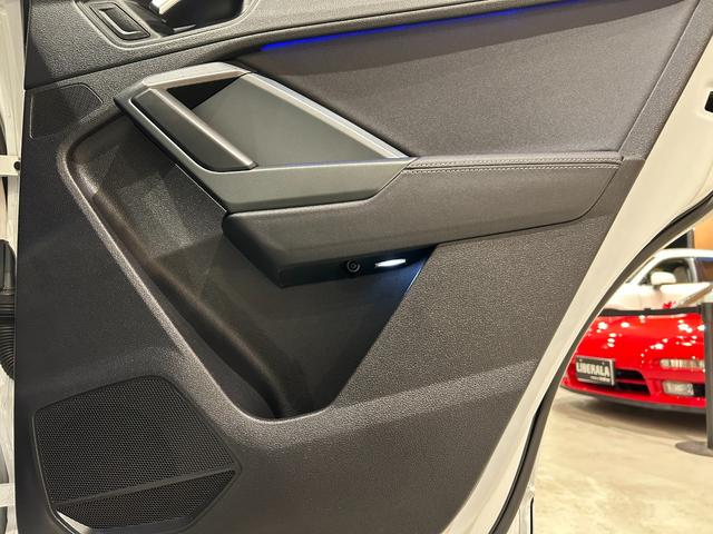 Ｑ３スポーツバック 　ベーシックＰＫＧ　アシスタンスＰＫＧ　プラスＰＫＧ　テクノロジーＰＫＧ　ＴＶチューナー　ＡＣＣ　サイドアシスト　パーシャルレザー　シートヒーター　ワイヤレスチャージング　電動リアゲート　禁煙車（37枚目）