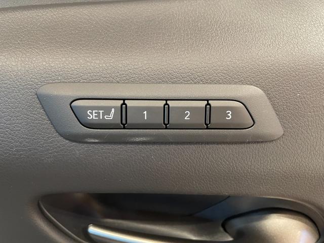 ＵＸ ＵＸ２５０ｈ　Ｆスポーツ　ワンオーナー　赤黒コンビレザーシート　シートヒーター　パノラミックビューモニター　ＢＳＭ＋ＰＫＳＢ　純正メモリナビ　フルセグＴＶ　ＬＥＤヘッドライト　パワーテールゲート　社外ドラレコ（23枚目）