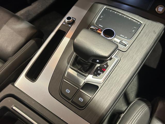 Ｑ５ ４０ＴＤＩクワトロ　スポーツ　ラグジュアリーＰＫＧ　アシスタンスＰＫＧ　マトリクスＬＥＤヘッドライトＰＫＧ　パーシャルレザー　シートヒーター　バーチャルコックピット　純正メモリナビ　フルセグＴＶ　３６０°カメラ　禁煙車（21枚目）