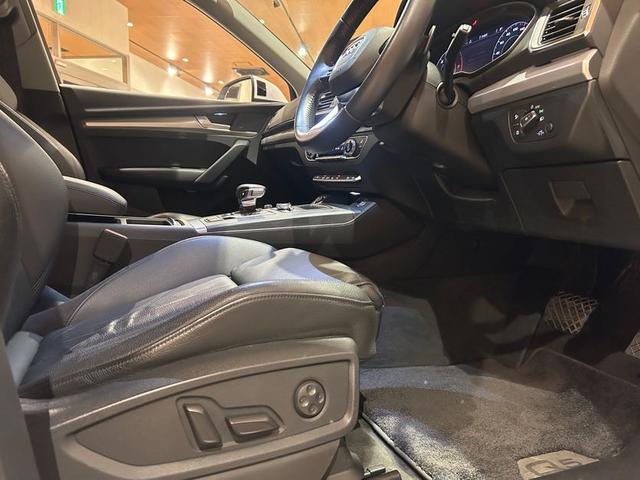 Ｑ５ ４０ＴＤＩクワトロ　スポーツ　ラグジュアリーＰＫＧ　アシスタンスＰＫＧ　マトリクスＬＥＤヘッドライトＰＫＧ　パーシャルレザー　シートヒーター　バーチャルコックピット　純正メモリナビ　フルセグＴＶ　３６０°カメラ　禁煙車（23枚目）