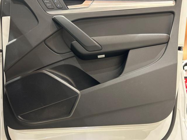 Ｑ５ ４０ＴＤＩクワトロ　スポーツ　ラグジュアリーＰＫＧ　アシスタンスＰＫＧ　マトリクスＬＥＤヘッドライトＰＫＧ　パーシャルレザー　シートヒーター　バーチャルコックピット　純正メモリナビ　フルセグＴＶ　３６０°カメラ　禁煙車（25枚目）