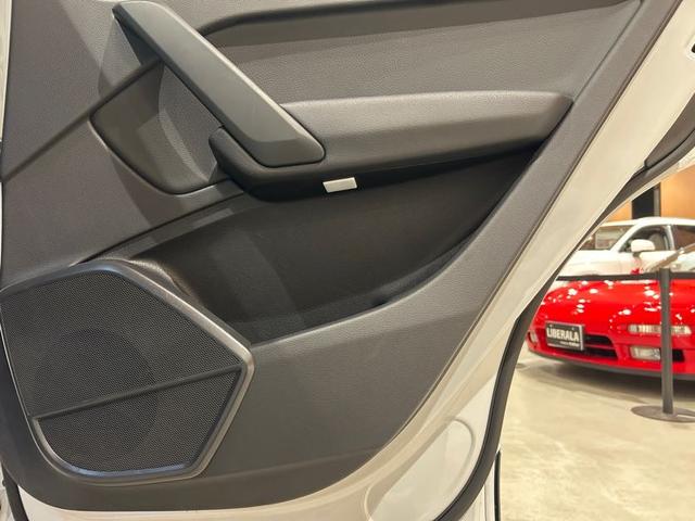 Ｑ５ ４０ＴＤＩクワトロ　スポーツ　ラグジュアリーＰＫＧ　アシスタンスＰＫＧ　マトリクスＬＥＤヘッドライトＰＫＧ　パーシャルレザー　シートヒーター　バーチャルコックピット　純正メモリナビ　フルセグＴＶ　３６０°カメラ　禁煙車（35枚目）