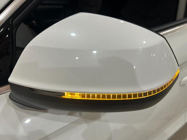 Ｑ５ ４０ＴＤＩクワトロ　スポーツ　ラグジュアリーＰＫＧ　アシスタンスＰＫＧ　マトリクスＬＥＤヘッドライトＰＫＧ　パーシャルレザー　シートヒーター　バーチャルコックピット　純正メモリナビ　フルセグＴＶ　３６０°カメラ　禁煙車（49枚目）