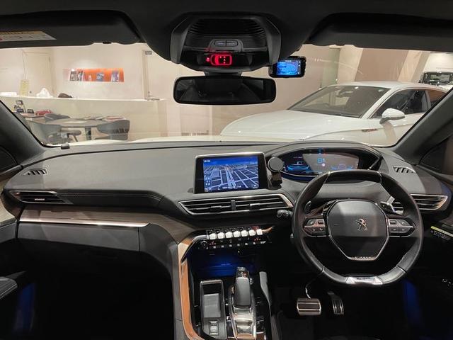 ３００８ ＧＴハイブリッド４　パノラミックサンルーフ　レザーＰＫＧ　本革シート　シートヒーター　純正メモリナビ　３６０°カメラ　パーキングアシスト　ＡＣＣ　レーンキープアシスト　ブラインドスポットアシスト　パワーテールゲート（4枚目）