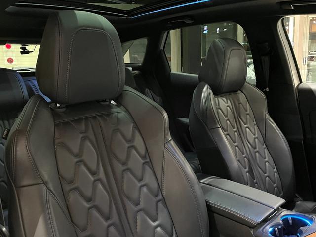 ３００８ ＧＴハイブリッド４　パノラミックサンルーフ　レザーＰＫＧ　本革シート　シートヒーター　純正メモリナビ　３６０°カメラ　パーキングアシスト　ＡＣＣ　レーンキープアシスト　ブラインドスポットアシスト　パワーテールゲート（24枚目）