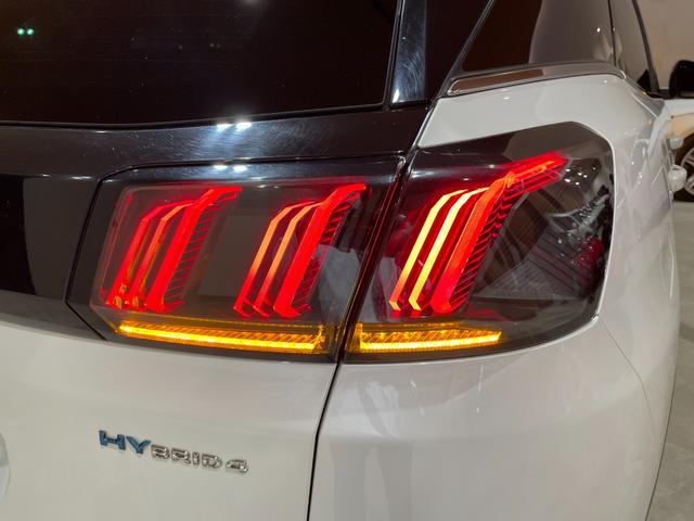３００８ ＧＴハイブリッド４　パノラミックサンルーフ　レザーＰＫＧ　本革シート　シートヒーター　純正メモリナビ　３６０°カメラ　パーキングアシスト　ＡＣＣ　レーンキープアシスト　ブラインドスポットアシスト　パワーテールゲート（54枚目）
