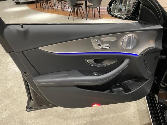 Ｅクラス Ｅ２００　４マチック　アバンギャルド　パノラミックスライディングルーフ　エクスクルーシブＰＫＧ　レーダーセーフティＰＫＧ　純正ＨＤＤナビ　フルセグＴＶ　ＳＤ／ＵＳＢ／Ｂｔ　黒革シート　シートヒーター　３６０°カメラ　ＥＴＣ　禁煙車（29枚目）