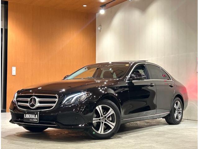 Ｅクラス Ｅ２００　４マチック　アバンギャルド　パノラミックスライディングルーフ　エクスクルーシブＰＫＧ　レーダーセーフティＰＫＧ　純正ＨＤＤナビ　フルセグＴＶ　ＳＤ／ＵＳＢ／Ｂｔ　黒革シート　シートヒーター　３６０°カメラ　ＥＴＣ　禁煙車（44枚目）