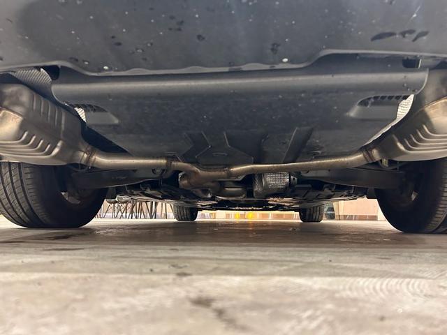 Ｅクラス Ｅ２００　４マチック　アバンギャルド　パノラミックスライディングルーフ　エクスクルーシブＰＫＧ　レーダーセーフティＰＫＧ　純正ＨＤＤナビ　フルセグＴＶ　ＳＤ／ＵＳＢ／Ｂｔ　黒革シート　シートヒーター　３６０°カメラ　ＥＴＣ　禁煙車（55枚目）