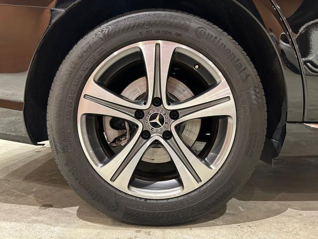 Ｅクラス Ｅ２００　４マチック　アバンギャルド　パノラミックスライディングルーフ　エクスクルーシブＰＫＧ　レーダーセーフティＰＫＧ　純正ＨＤＤナビ　フルセグＴＶ　ＳＤ／ＵＳＢ／Ｂｔ　黒革シート　シートヒーター　３６０°カメラ　ＥＴＣ　禁煙車（56枚目）