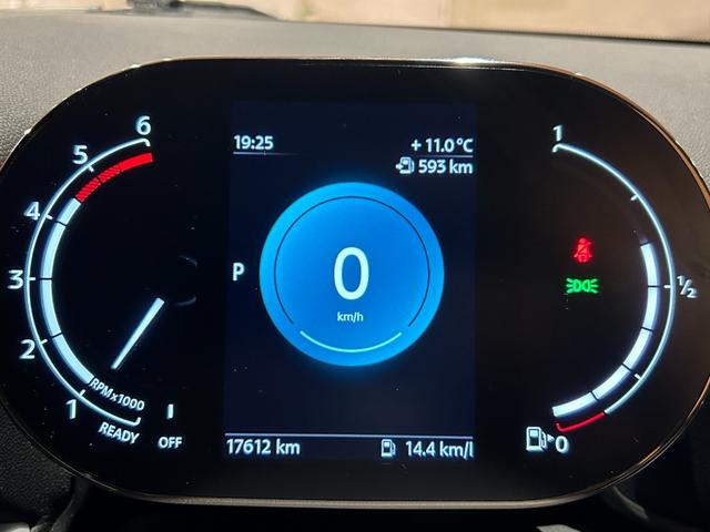 ＭＩＮＩ クーパーＳＤ　クロスオーバーオール４アンテイムドＥＤ　ワンオーナー　専用１８インチＡＷ　専用サイドスカットル　専用サイドストライプ　ピアノブラックエクステリア　ＭＩＮＩＹｏｕｒｓレザーラウンジハイランドグリーン　シートヒーター　禁煙車（10枚目）