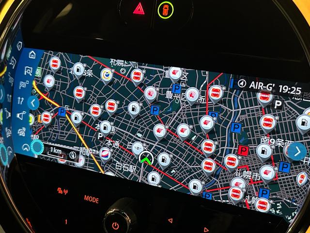 ＭＩＮＩ クーパーＳＤ　クロスオーバーオール４アンテイムドＥＤ　ワンオーナー　専用１８インチＡＷ　専用サイドスカットル　専用サイドストライプ　ピアノブラックエクステリア　ＭＩＮＩＹｏｕｒｓレザーラウンジハイランドグリーン　シートヒーター　禁煙車（13枚目）