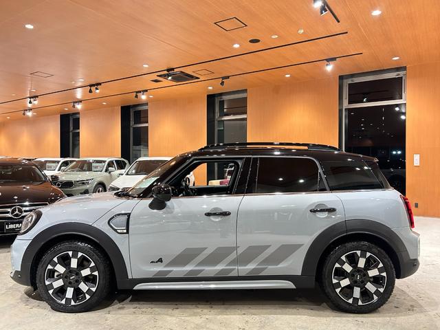 ＭＩＮＩ クーパーＳＤ　クロスオーバーオール４アンテイムドＥＤ　ワンオーナー　専用１８インチＡＷ　専用サイドスカットル　専用サイドストライプ　ピアノブラックエクステリア　ＭＩＮＩＹｏｕｒｓレザーラウンジハイランドグリーン　シートヒーター　禁煙車（38枚目）