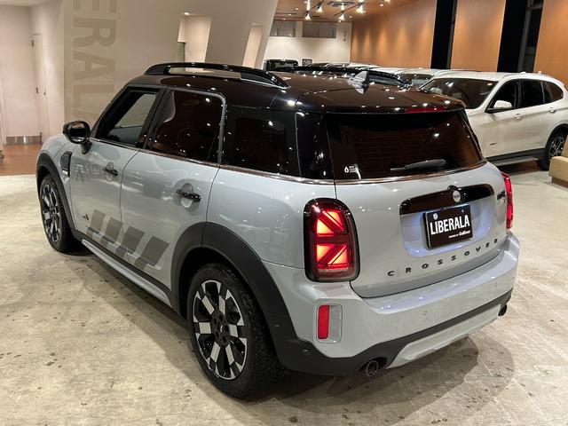 ＭＩＮＩ クーパーＳＤ　クロスオーバーオール４アンテイムドＥＤ　ワンオーナー　専用１８インチＡＷ　専用サイドスカットル　専用サイドストライプ　ピアノブラックエクステリア　ＭＩＮＩＹｏｕｒｓレザーラウンジハイランドグリーン　シートヒーター　禁煙車（39枚目）