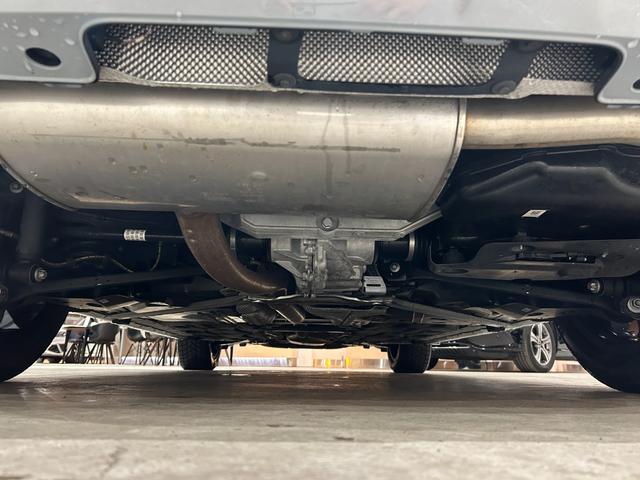 ＭＩＮＩ クーパーＳＤ　クロスオーバーオール４アンテイムドＥＤ　ワンオーナー　専用１８インチＡＷ　専用サイドスカットル　専用サイドストライプ　ピアノブラックエクステリア　ＭＩＮＩＹｏｕｒｓレザーラウンジハイランドグリーン　シートヒーター　禁煙車（42枚目）