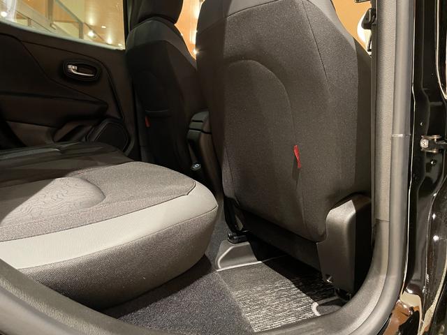 ジープ・レネゲード4xe トレイルホーク 4xe Uconnectナビ フルセグTV USB/Bt バックカメラ パークセンス LEDヘッドライト クルーズコントロール レーンセンス ブラインドスポットモニター 前面衝突警報 禁煙車(31枚目)