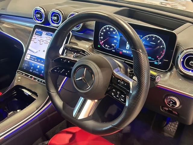 Cクラス C200 4Mアバンギャルド AMGラインパッケージ レザーエクスクルーシブPKG 赤黒コンビレザーシート シートヒーター ベーシックPKG レーダーセーフティPKG 360°カメラ DIGITALライト アダプティブハイビームアシスト 禁煙車(5枚目)