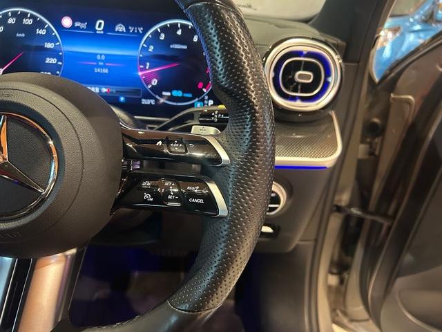 Cクラス C200 4Mアバンギャルド AMGラインパッケージ レザーエクスクルーシブPKG 赤黒コンビレザーシート シートヒーター ベーシックPKG レーダーセーフティPKG 360°カメラ DIGITALライト アダプティブハイビームアシスト 禁煙車(9枚目)