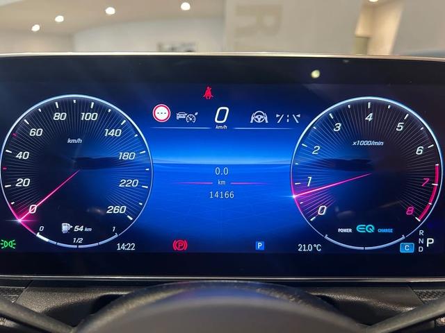 Cクラス C200 4Mアバンギャルド AMGラインパッケージ レザーエクスクルーシブPKG 赤黒コンビレザーシート シートヒーター ベーシックPKG レーダーセーフティPKG 360°カメラ DIGITALライト アダプティブハイビームアシスト 禁煙車(10枚目)