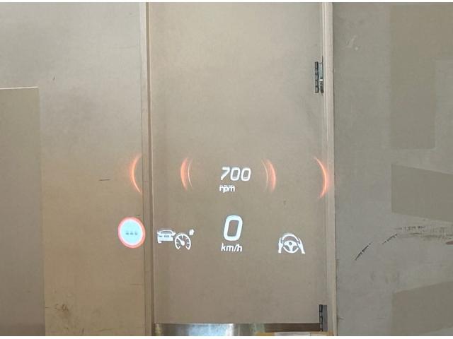 Cクラス C200 4Mアバンギャルド AMGラインパッケージ レザーエクスクルーシブPKG 赤黒コンビレザーシート シートヒーター ベーシックPKG レーダーセーフティPKG 360°カメラ DIGITALライト アダプティブハイビームアシスト 禁煙車(11枚目)