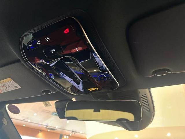 Cクラス C200 4Mアバンギャルド AMGラインパッケージ レザーエクスクルーシブPKG 赤黒コンビレザーシート シートヒーター ベーシックPKG レーダーセーフティPKG 360°カメラ DIGITALライト アダプティブハイビームアシスト 禁煙車(12枚目)