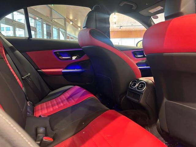 Cクラス C200 4Mアバンギャルド AMGラインパッケージ レザーエクスクルーシブPKG 赤黒コンビレザーシート シートヒーター ベーシックPKG レーダーセーフティPKG 360°カメラ DIGITALライト アダプティブハイビームアシスト 禁煙車(32枚目)