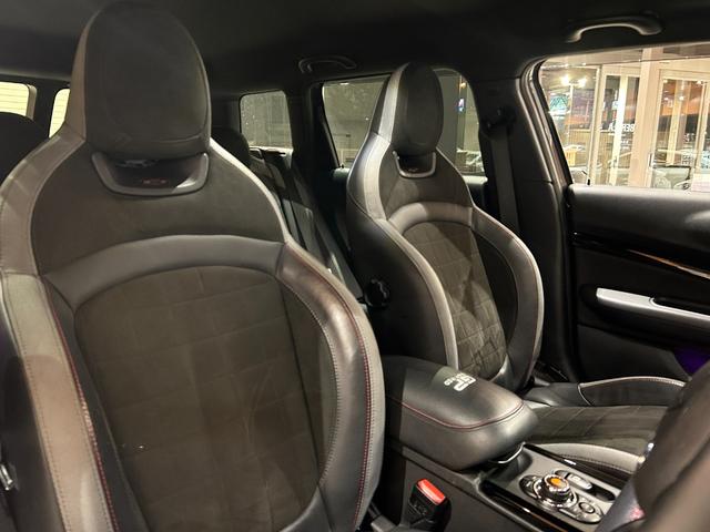MINI JCWクラブマンGPインスパイアードエディション 世界299台限定車(シリアルナンバー126) 専用シルバールーフ&チリレッドミラーキャップ 専用サイドストライプ 専用リアストライプ ピアノブラックエクステリア ACC ヘッドアップディスプレイ(22枚目)