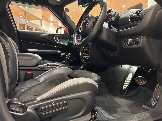 MINI JCWクラブマンGPインスパイアードエディション 世界299台限定車(シリアルナンバー126) 専用シルバールーフ&チリレッドミラーキャップ 専用サイドストライプ 専用リアストライプ ピアノブラックエクステリア ACC ヘッドアップディスプレイ(23枚目)