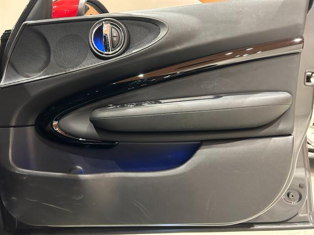 MINI JCWクラブマンGPインスパイアードエディション 世界299台限定車(シリアルナンバー126) 専用シルバールーフ&チリレッドミラーキャップ 専用サイドストライプ 専用リアストライプ ピアノブラックエクステリア ACC ヘッドアップディスプレイ(24枚目)