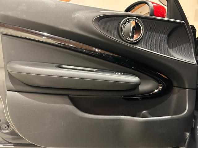 MINI JCWクラブマンGPインスパイアードエディション 世界299台限定車(シリアルナンバー126) 専用シルバールーフ&チリレッドミラーキャップ 専用サイドストライプ 専用リアストライプ ピアノブラックエクステリア ACC ヘッドアップディスプレイ(27枚目)