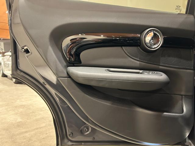 MINI JCWクラブマンGPインスパイアードエディション 世界299台限定車(シリアルナンバー126) 専用シルバールーフ&チリレッドミラーキャップ 専用サイドストライプ 専用リアストライプ ピアノブラックエクステリア ACC ヘッドアップディスプレイ(30枚目)