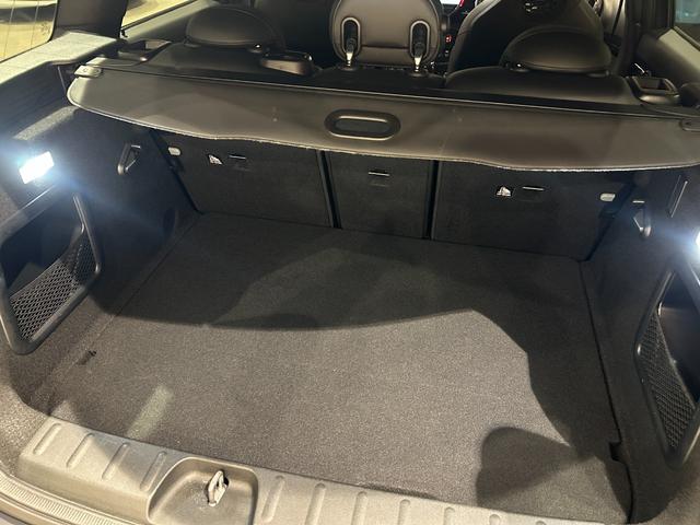 MINI JCWクラブマンGPインスパイアードエディション 世界299台限定車(シリアルナンバー126) 専用シルバールーフ&チリレッドミラーキャップ 専用サイドストライプ 専用リアストライプ ピアノブラックエクステリア ACC ヘッドアップディスプレイ(34枚目)