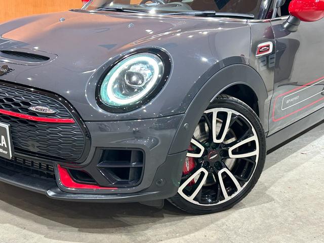 MINI JCWクラブマンGPインスパイアードエディション 世界299台限定車(シリアルナンバー126) 専用シルバールーフ&チリレッドミラーキャップ 専用サイドストライプ 専用リアストライプ ピアノブラックエクステリア ACC ヘッドアップディスプレイ(40枚目)