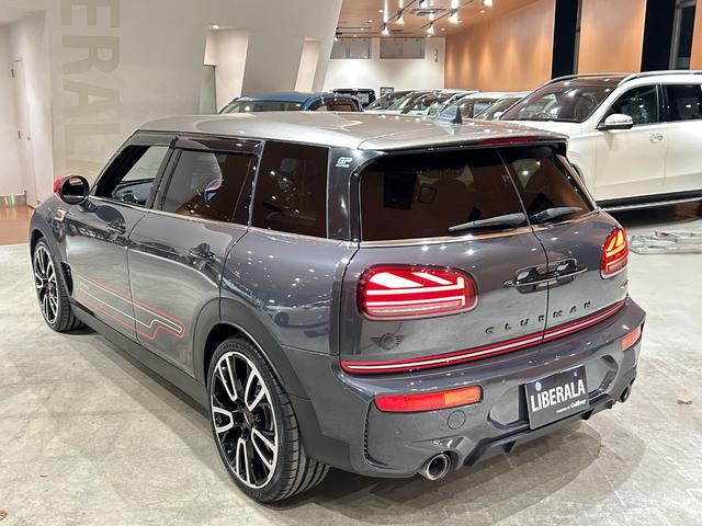 MINI JCWクラブマンGPインスパイアードエディション 世界299台限定車(シリアルナンバー126) 専用シルバールーフ&チリレッドミラーキャップ 専用サイドストライプ 専用リアストライプ ピアノブラックエクステリア ACC ヘッドアップディスプレイ(42枚目)