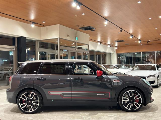 MINI JCWクラブマンGPインスパイアードエディション 世界299台限定車(シリアルナンバー126) 専用シルバールーフ&チリレッドミラーキャップ 専用サイドストライプ 専用リアストライプ ピアノブラックエクステリア ACC ヘッドアップディスプレイ(44枚目)