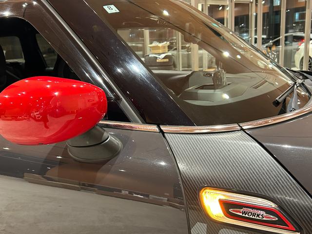 MINI JCWクラブマンGPインスパイアードエディション 世界299台限定車(シリアルナンバー126) 専用シルバールーフ&チリレッドミラーキャップ 専用サイドストライプ 専用リアストライプ ピアノブラックエクステリア ACC ヘッドアップディスプレイ(45枚目)