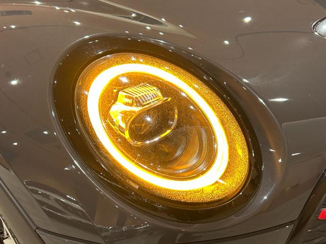 MINI JCWクラブマンGPインスパイアードエディション 世界299台限定車(シリアルナンバー126) 専用シルバールーフ&チリレッドミラーキャップ 専用サイドストライプ 専用リアストライプ ピアノブラックエクステリア ACC ヘッドアップディスプレイ(47枚目)