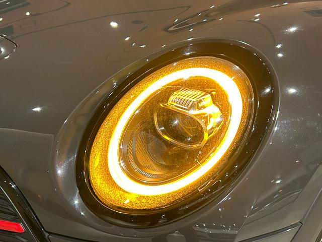 MINI JCWクラブマンGPインスパイアードエディション 世界299台限定車(シリアルナンバー126) 専用シルバールーフ&チリレッドミラーキャップ 専用サイドストライプ 専用リアストライプ ピアノブラックエクステリア ACC ヘッドアップディスプレイ(48枚目)