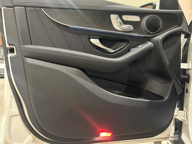 ＧＬＣ ＧＬＣ２２０ｄ　４マチック　ＡＭＧライン　パノラミックスライディングルーフ　純正ランニングボード　レーダーセーフティＰＫＧ　純正メモリナビ　フルセグＴＶ　３６０°カメラ　ハーフレザーシート　シートヒーター　マルチビームＬＥＤヘッドライト（29枚目）