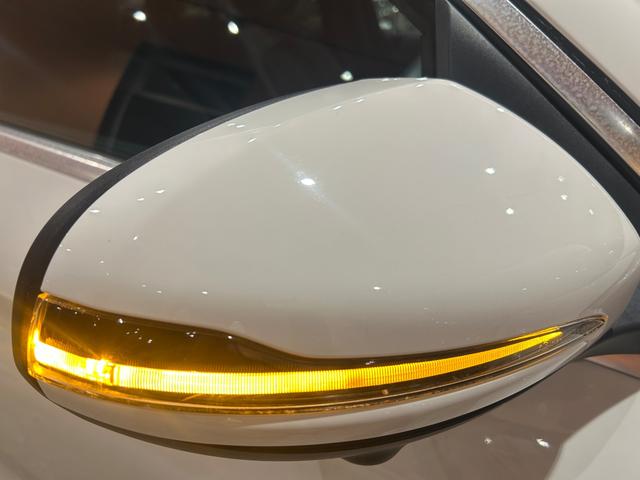 ＧＬＣ ＧＬＣ２２０ｄ　４マチック　ＡＭＧライン　パノラミックスライディングルーフ　純正ランニングボード　レーダーセーフティＰＫＧ　純正メモリナビ　フルセグＴＶ　３６０°カメラ　ハーフレザーシート　シートヒーター　マルチビームＬＥＤヘッドライト（50枚目）