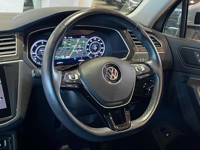 ティグアン TDI 4モーション ハイライン レザーシートPKG 本革シート 運転席メモリー付きパワーシート 運転席パワーランバーサポート シートヒーター オールインセーフティ ヘッドアップディスプレイ 純正メモリナビ 360°カメラ 禁煙車(7枚目)