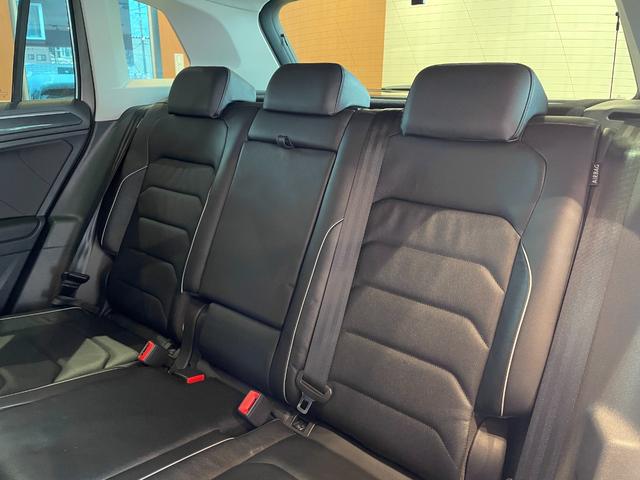ティグアン TDI 4モーション ハイライン レザーシートPKG 本革シート 運転席メモリー付きパワーシート 運転席パワーランバーサポート シートヒーター オールインセーフティ ヘッドアップディスプレイ 純正メモリナビ 360°カメラ 禁煙車(33枚目)