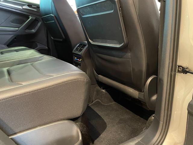 ティグアン TDI 4モーション ハイライン レザーシートPKG 本革シート 運転席メモリー付きパワーシート 運転席パワーランバーサポート シートヒーター オールインセーフティ ヘッドアップディスプレイ 純正メモリナビ 360°カメラ 禁煙車(37枚目)