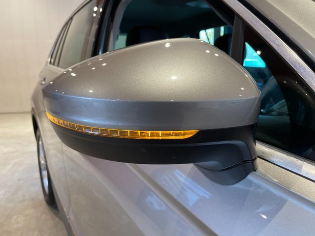 ティグアン TDI 4モーション ハイライン レザーシートPKG 本革シート 運転席メモリー付きパワーシート 運転席パワーランバーサポート シートヒーター オールインセーフティ ヘッドアップディスプレイ 純正メモリナビ 360°カメラ 禁煙車(52枚目)