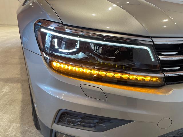 ティグアン TDI 4モーション ハイライン レザーシートPKG 本革シート 運転席メモリー付きパワーシート 運転席パワーランバーサポート シートヒーター オールインセーフティ ヘッドアップディスプレイ 純正メモリナビ 360°カメラ 禁煙車(54枚目)