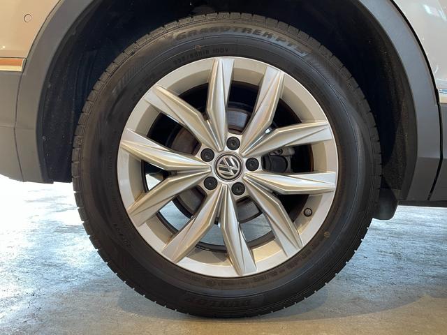 ティグアン TDI 4モーション ハイライン レザーシートPKG 本革シート 運転席メモリー付きパワーシート 運転席パワーランバーサポート シートヒーター オールインセーフティ ヘッドアップディスプレイ 純正メモリナビ 360°カメラ 禁煙車(59枚目)