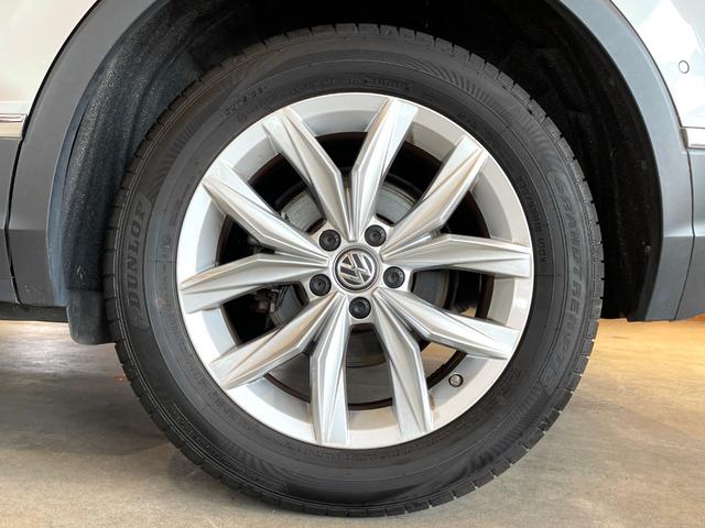 ティグアン TDI 4モーション ハイライン レザーシートPKG 本革シート 運転席メモリー付きパワーシート 運転席パワーランバーサポート シートヒーター オールインセーフティ ヘッドアップディスプレイ 純正メモリナビ 360°カメラ 禁煙車(62枚目)